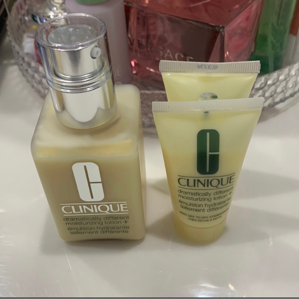4.2 oz and 2 1oz Clinique Moisturizing Lotion - Picture 1 of 1